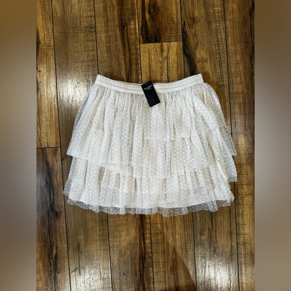 Abercrombie & Fitch Dresses & Skirts - NWT Abercrombie & Fitch Cream Tulle Skirt Size Small